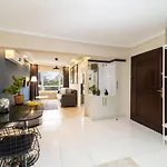 Lovely Flat Near Hadrians Gate