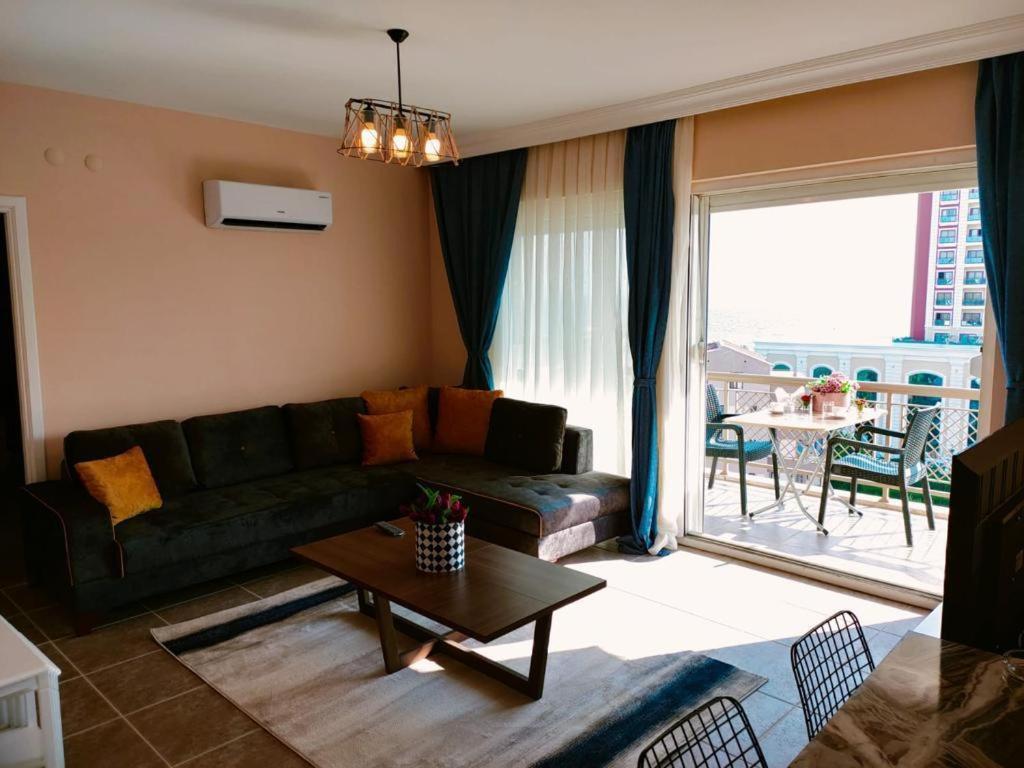 Lara Park Apartment *