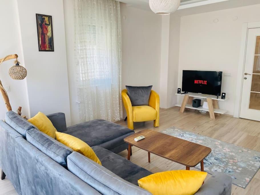 Aether Flats No7,old Town, Beach, Central, Netflix