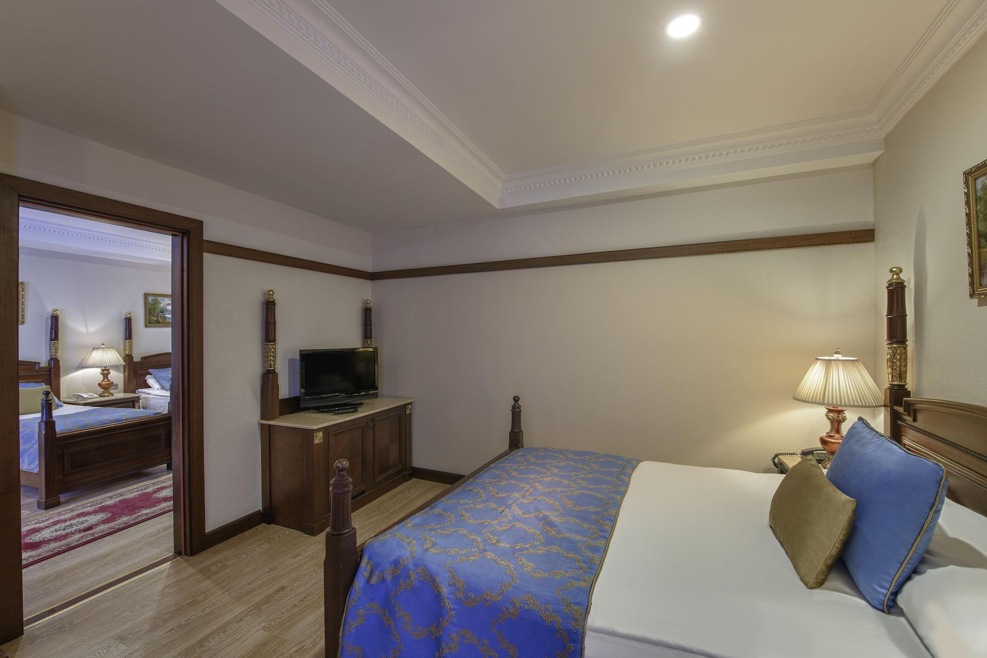 Resort Delphin Palace 5*