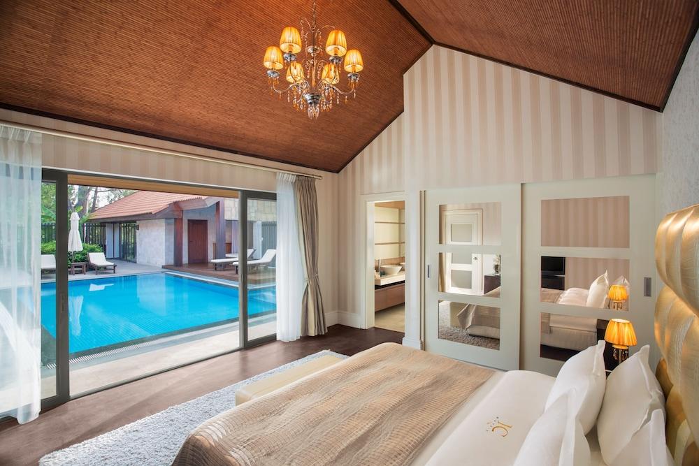 Ic Palace & Hotel 5*