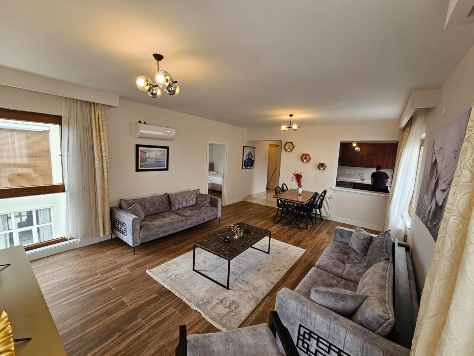 Lara Park Apartment *
