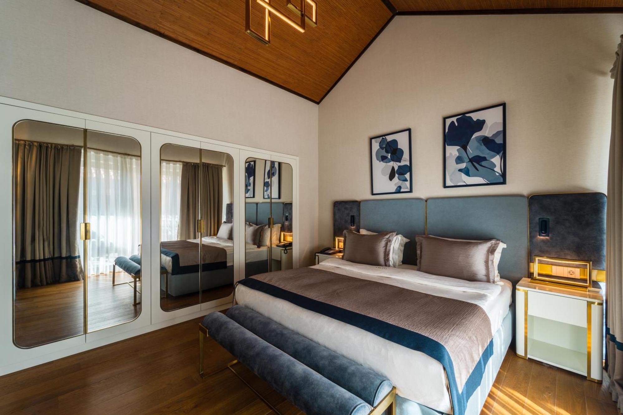 Ic Palace & Hotel 5*