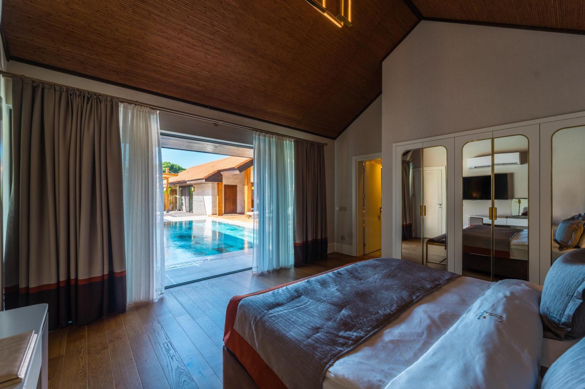 Ic Palace & Hotel 5*