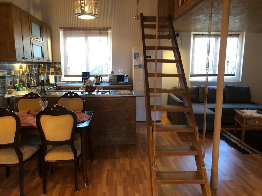 Ozzy Homes Apartment