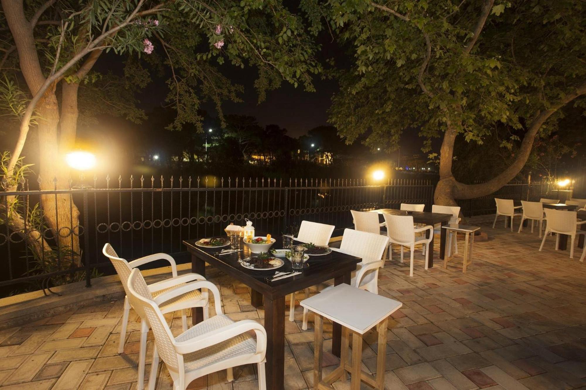 Lemon House Resort *