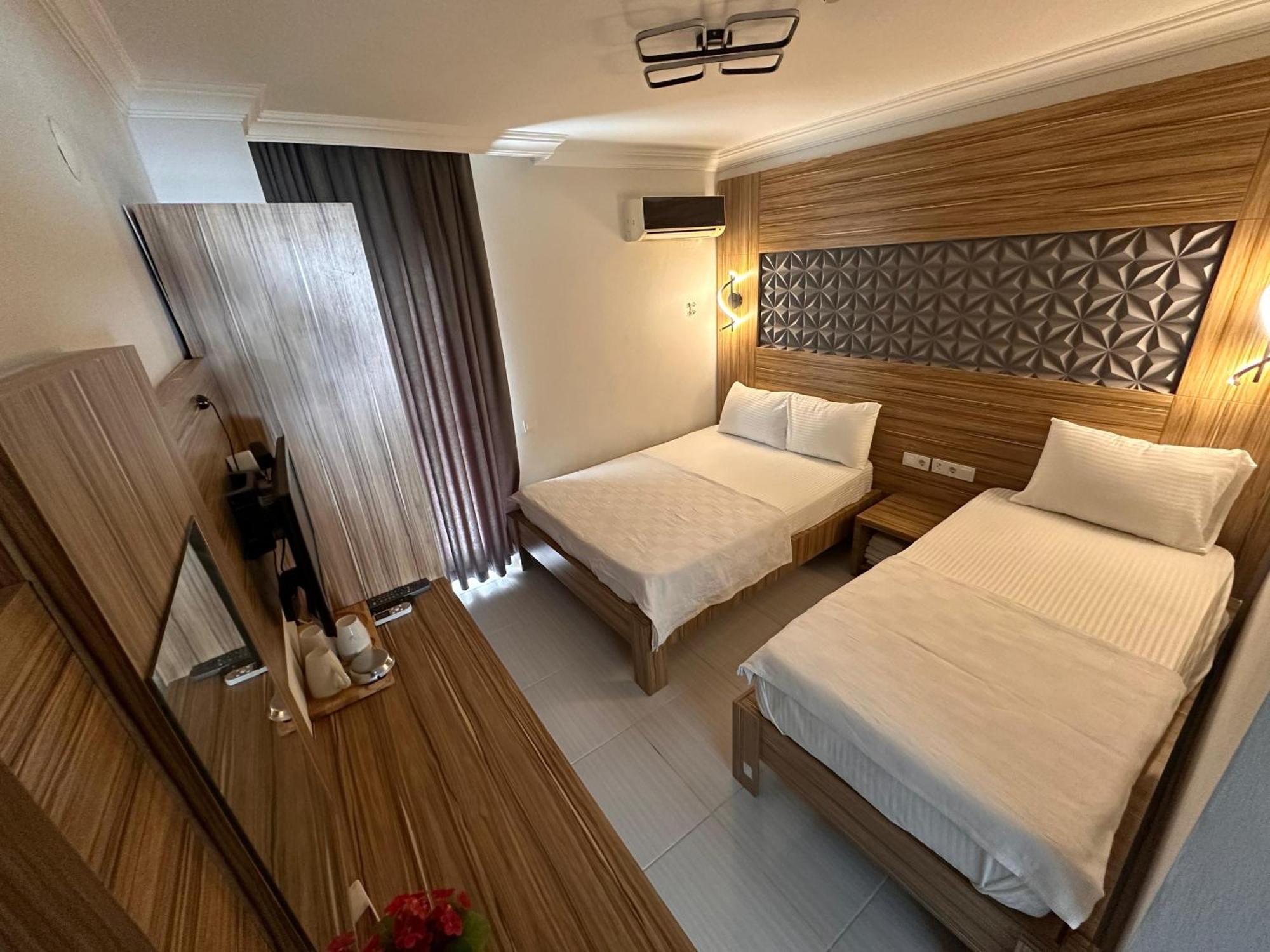 Royal Ezel Hotel