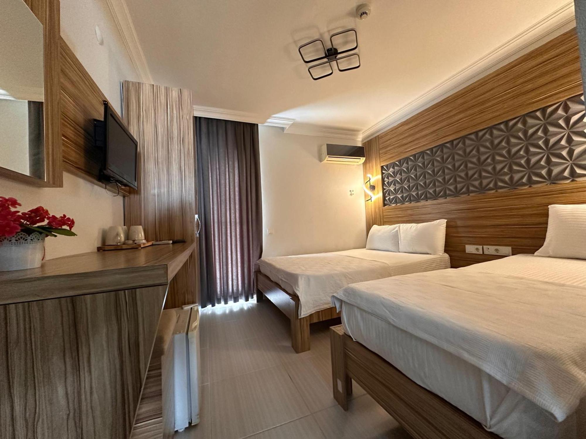 Royal Ezel Hotel