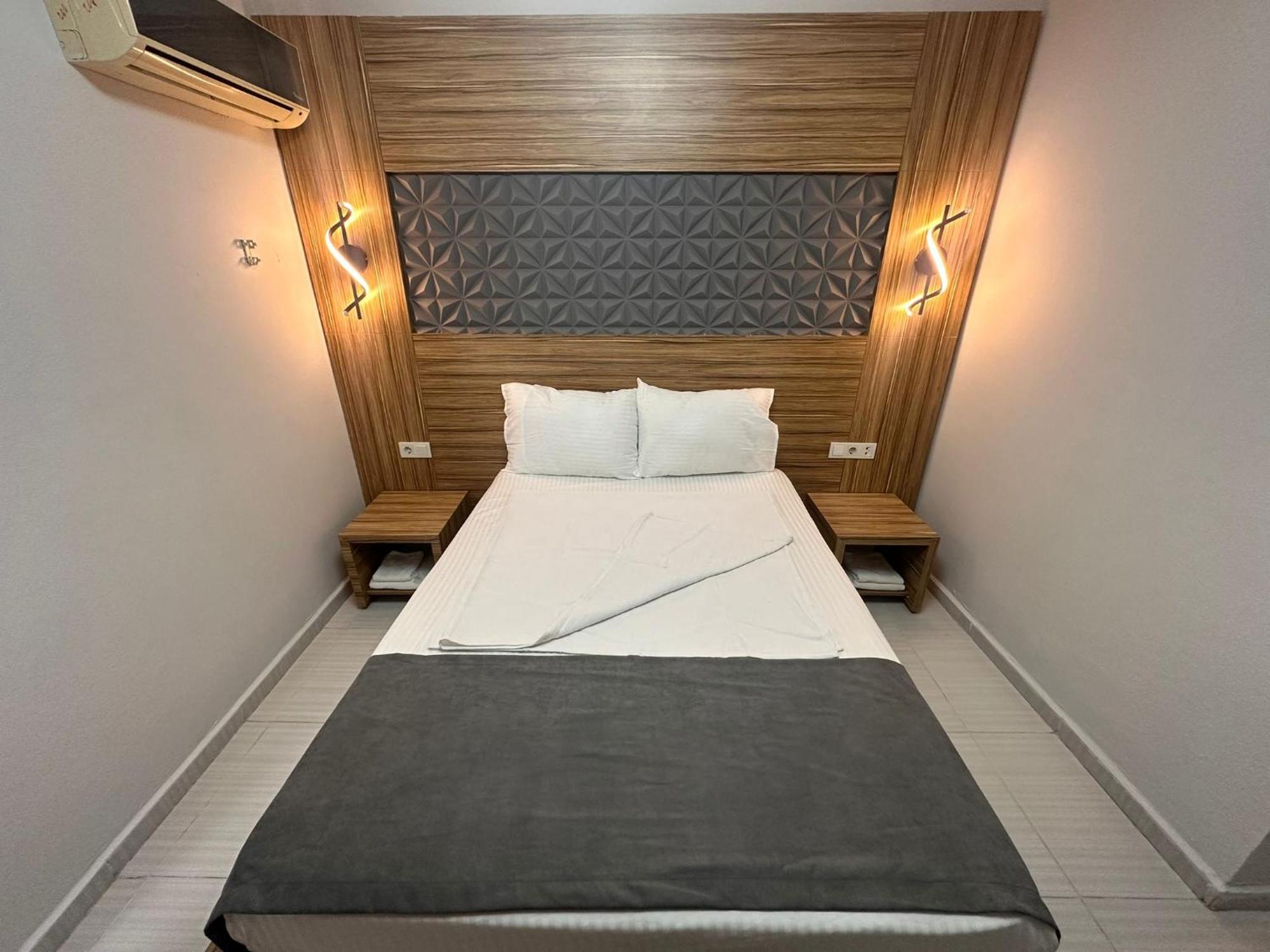 Royal Ezel Hotel *