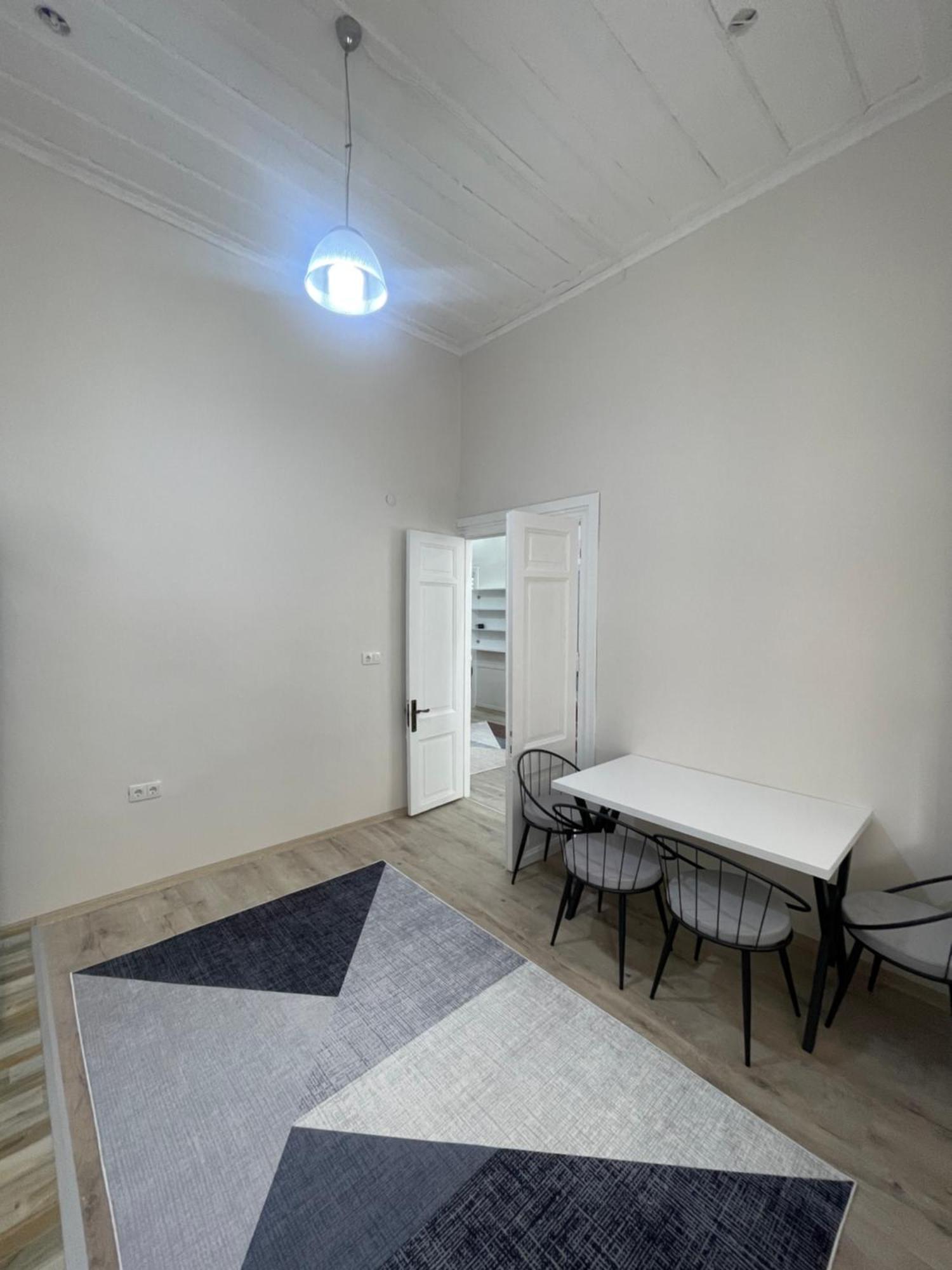Apartment Old