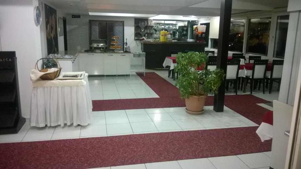Otel Adalia 3*