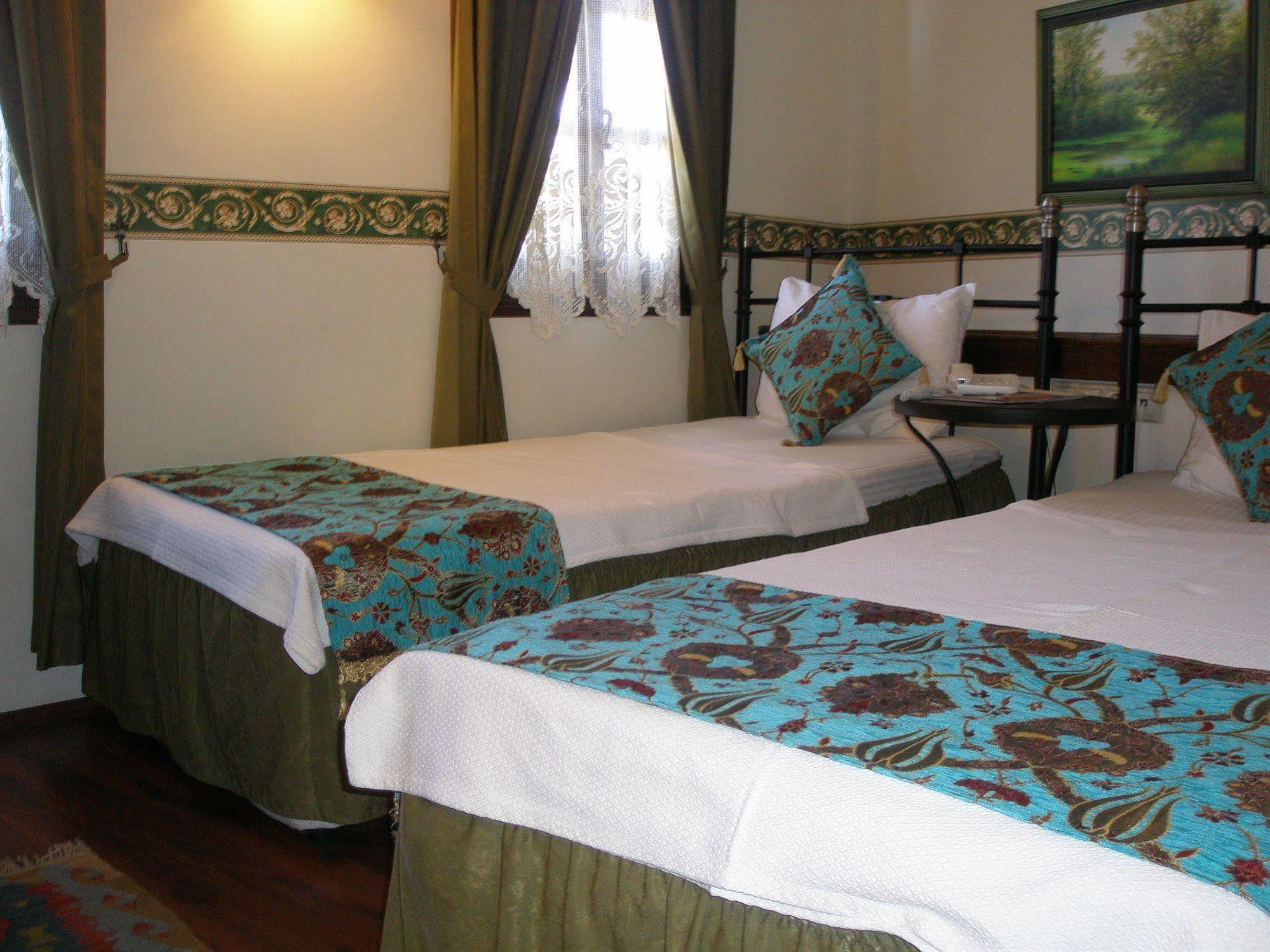 Otel Deja Vu 3*