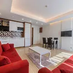 Tema Lara Apart