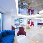 Falcon Hotel