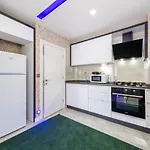 Modern And Central Home Near Beach In The Heart Of Antalya