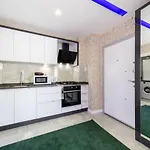 Modern And Central Home Near Beach In The Heart Of Antalya
