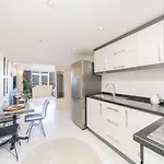 Superb Flat Near Hadrian\'S Gate