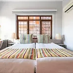 Fascinating Flat Near Hadrians Gate