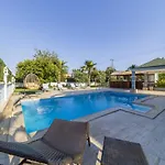 Marvelous Villa With Private Pool In Muratpasa