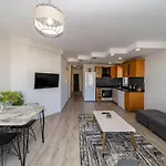 Refreshing Flat Within Walking Distance To Konyaalti Beach With Sea View In Antalya