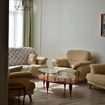 Apartment Near Isiklar Street, Close To Kaleici