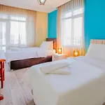 Central And Comfy Flat With Balcony In Muratpasa