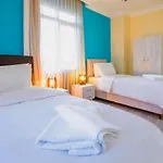 Central And Comfy Flat With Balcony In Muratpasa