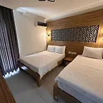 Royal Ezel Hotel