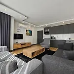 New Flat&Large Living Space 2-1 Near Lara Beach