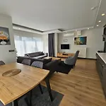 New Flat&Large Living Space 2-1 Near Lara Beach