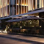 Four Hills Hotel
