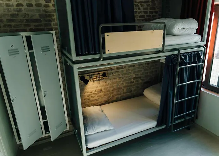 Flaneur Hostel