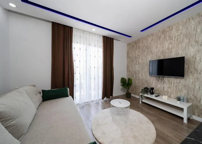 Modern And Central Home Near Beach In The Heart Of Antalya
