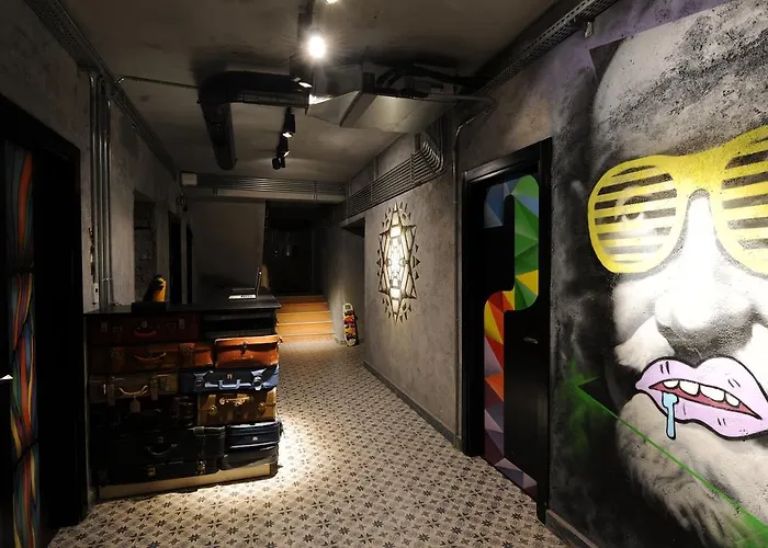 Role Street Hostel