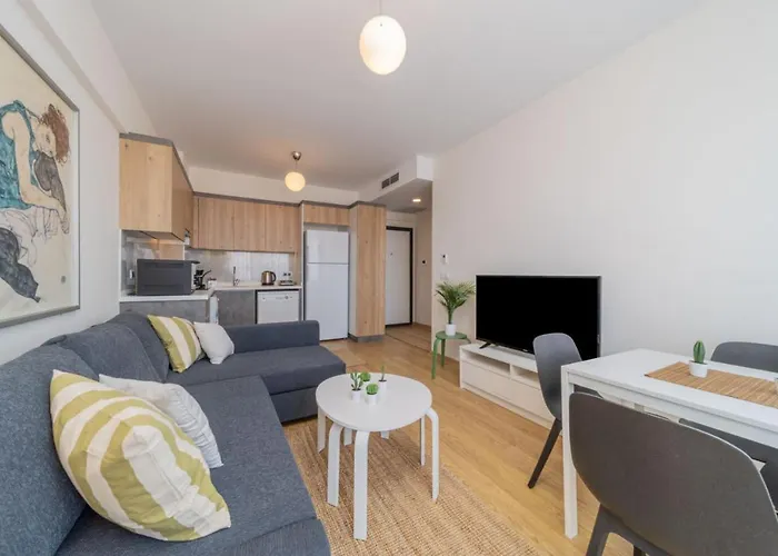 Gorgeous Flat With Shared Pool In Kepez