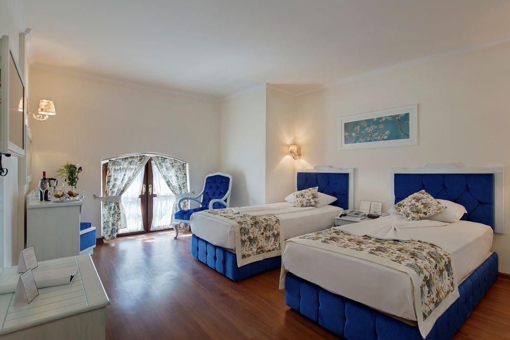 Otel Adalya Port 4*