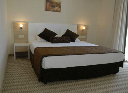 Azuu Boutique Hotel 4*