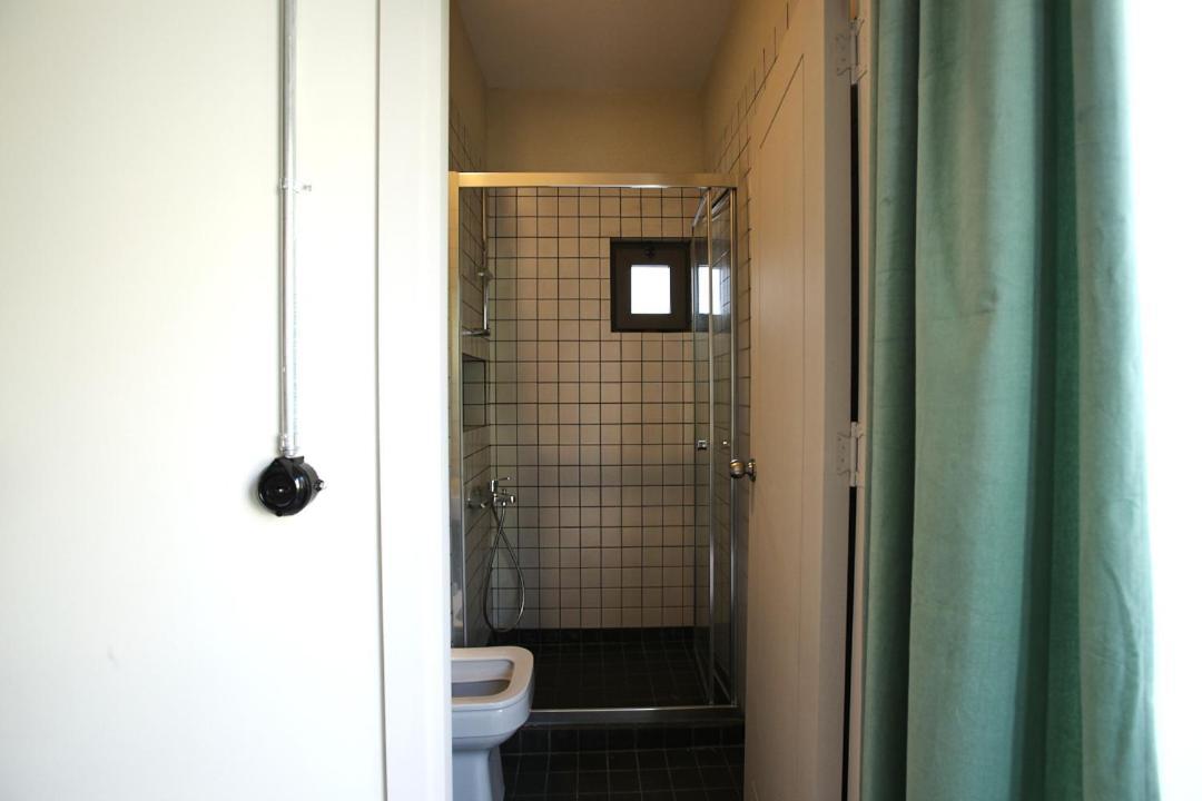 Flaneur Hostel *