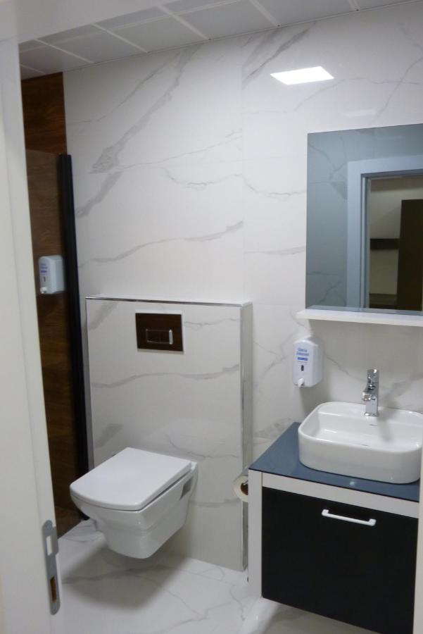 Konyaaltı Otel *