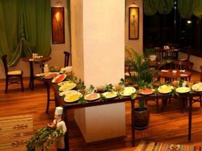 Otel Triana 3*