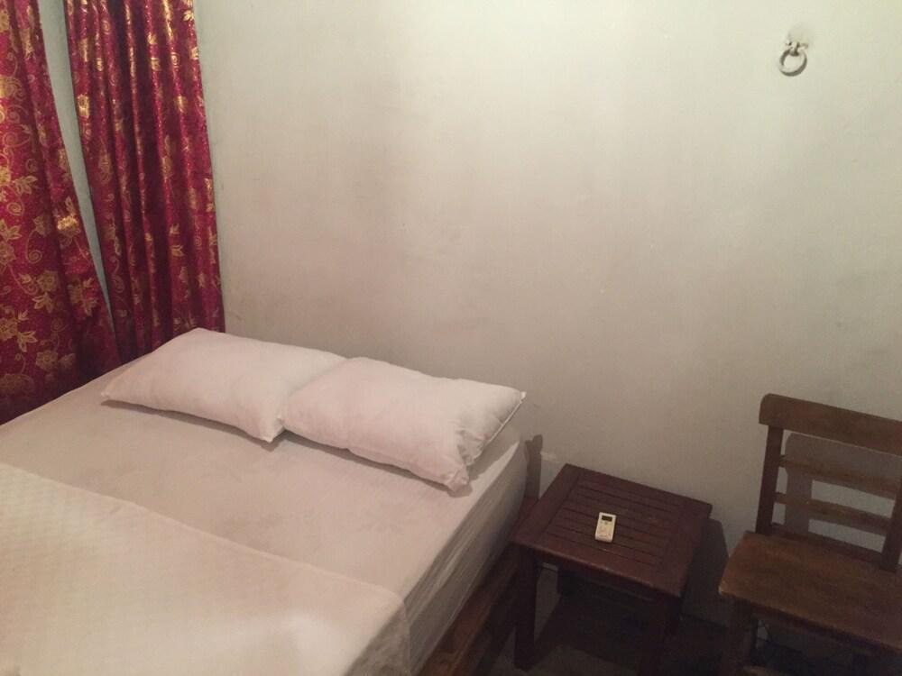 Antique House *