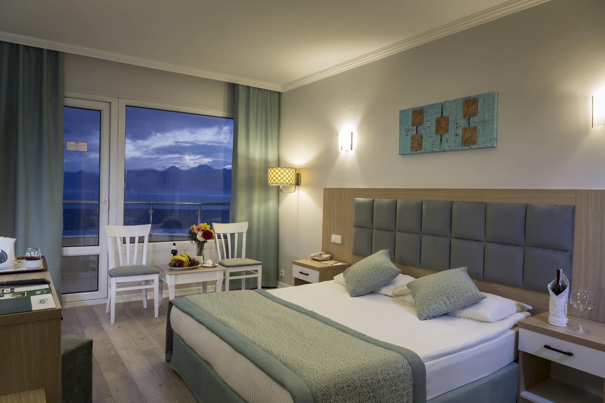 Adonis Hotel
