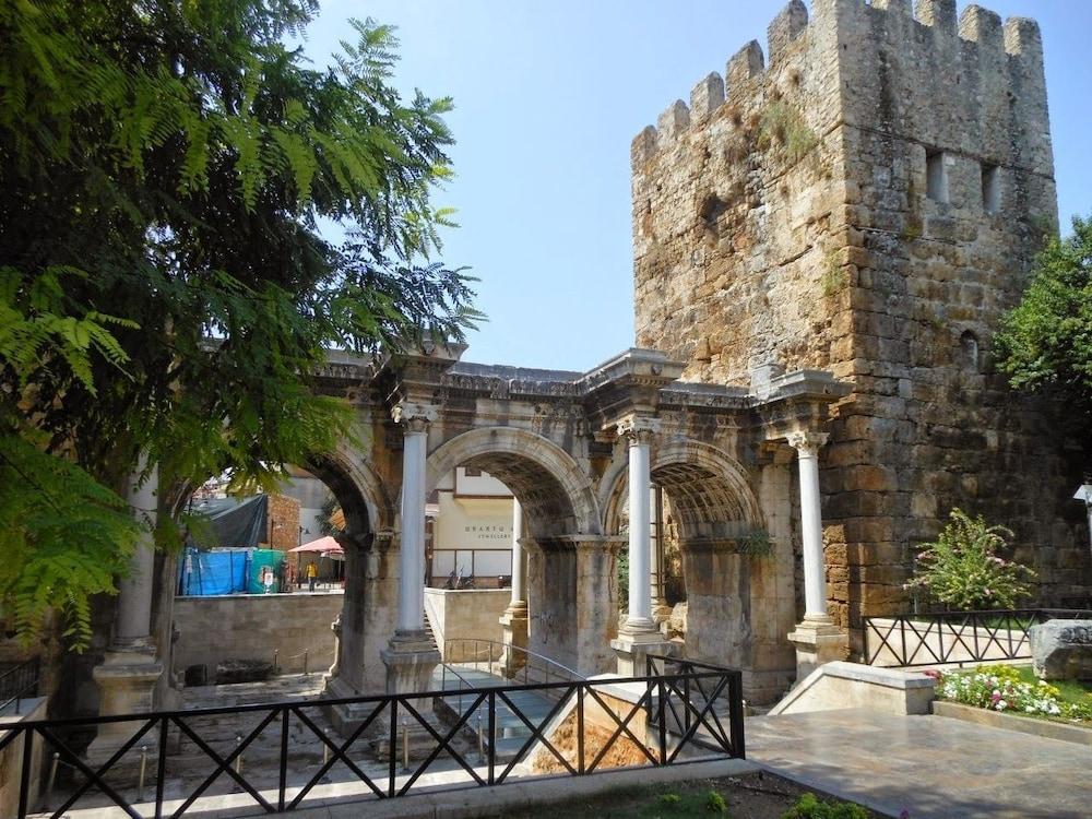 Adalya Port 4* Antalya