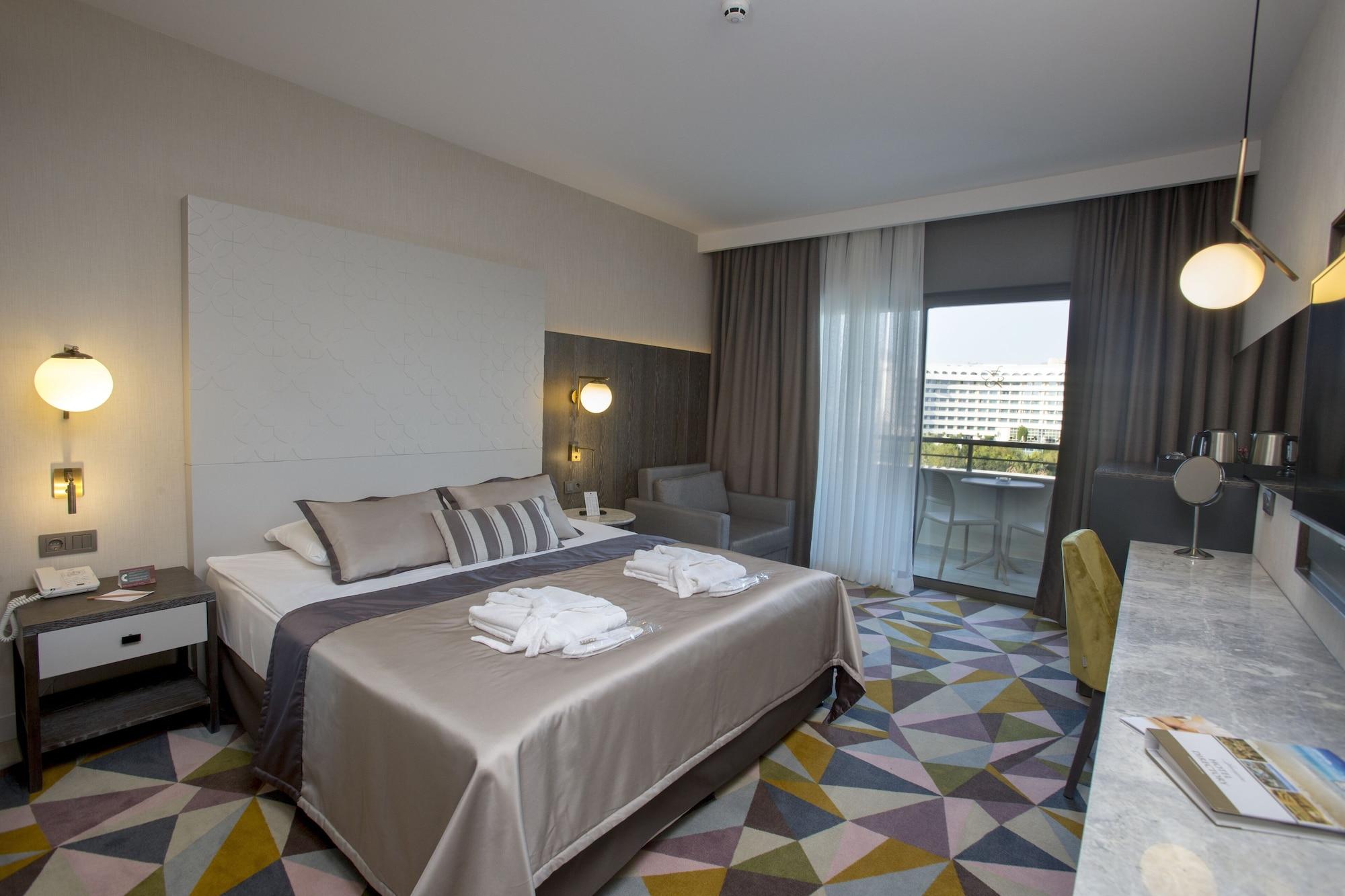 Fame Lara & Spa 5* Antalya