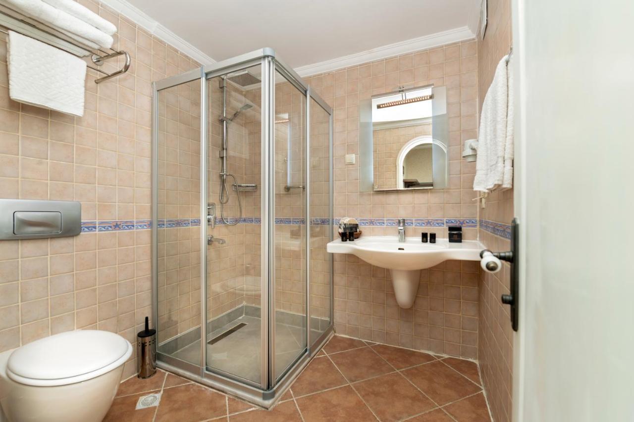 Adalya Port Otel 4*