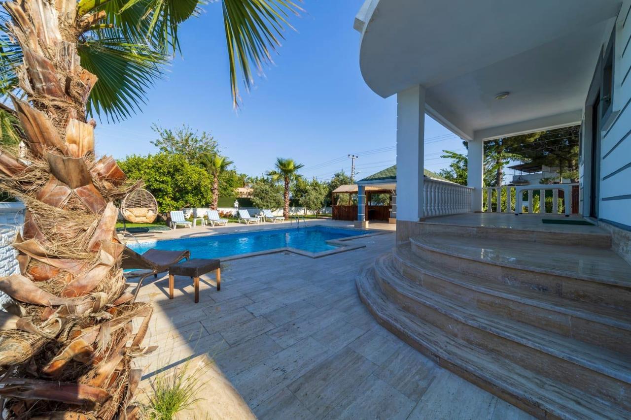 Marvelous With Private Pool In Muratpasa Villa