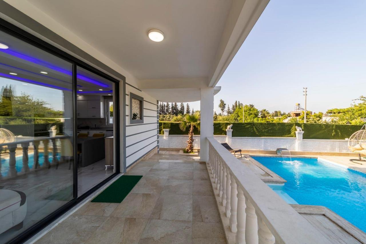 Marvelous With Private Pool In Muratpasa *