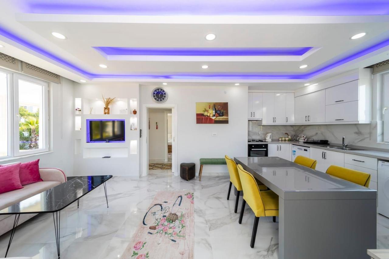 Marvelous With Private Pool In Muratpasa *