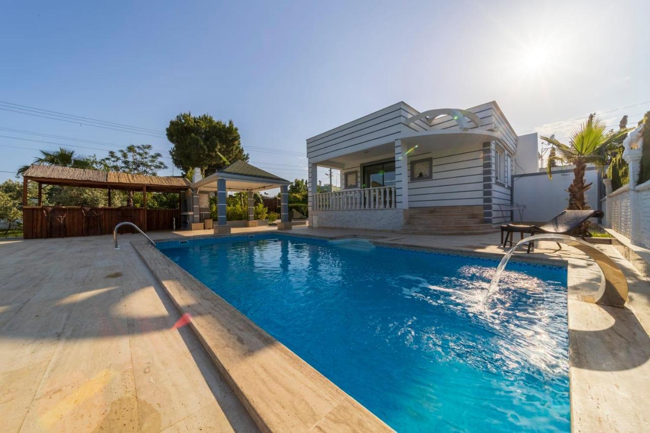 Marvelous With Private Pool In Muratpasa Villa *