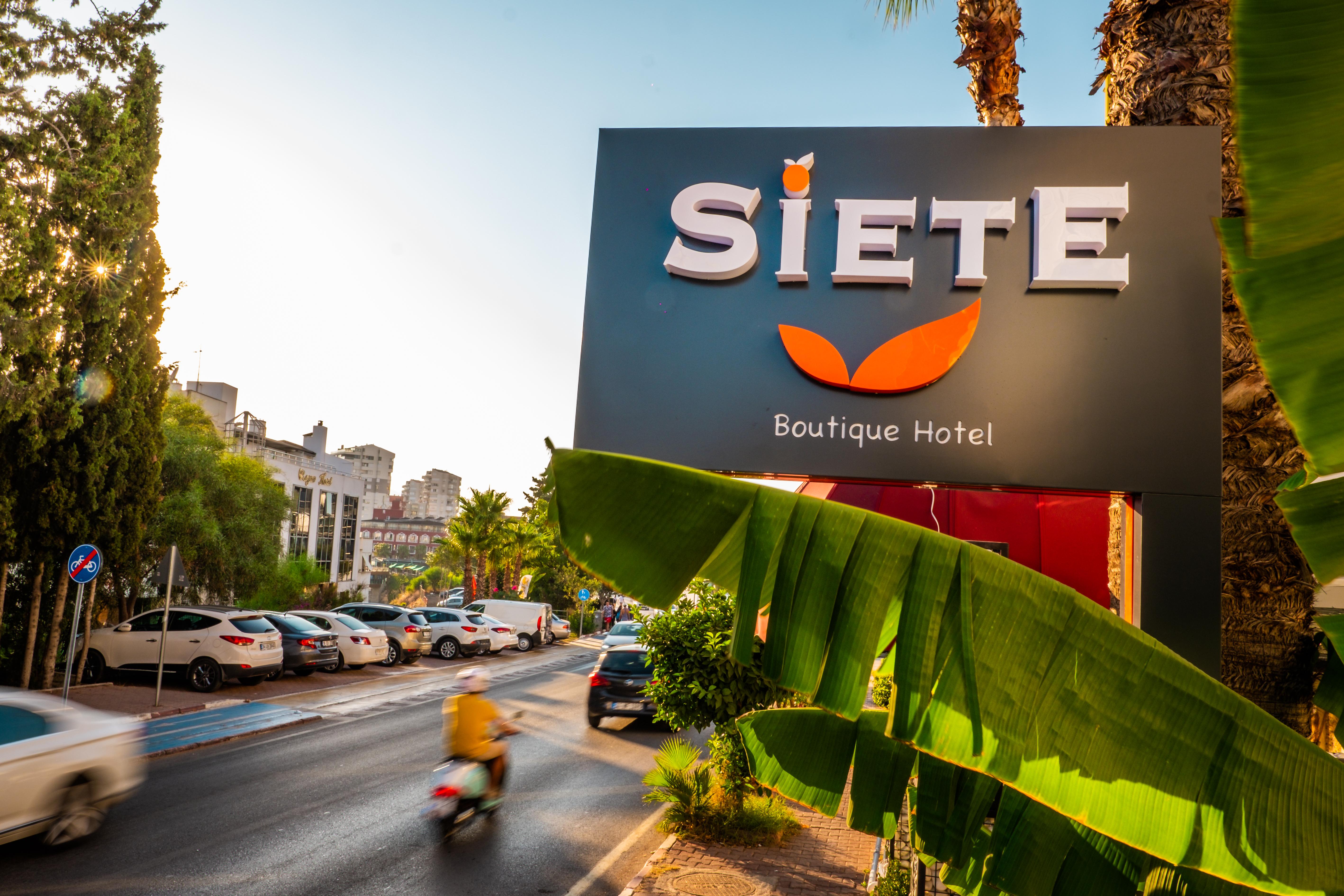Siete 3*